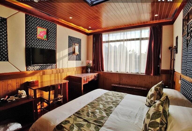 Отель Yangshuo Li River Lodge