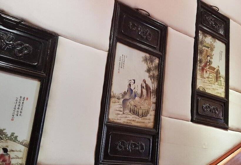 Отель Yangshuo Li River Lodge