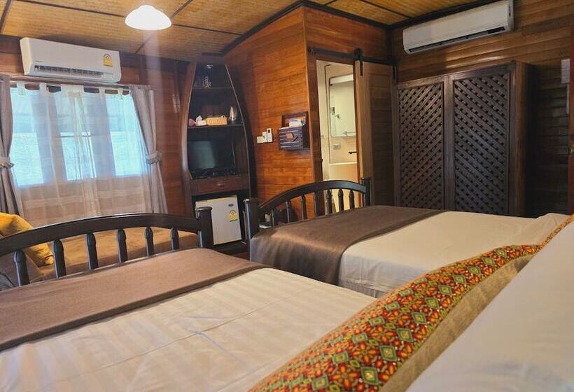 Kaengkrachan Boathouse Paradise Resort