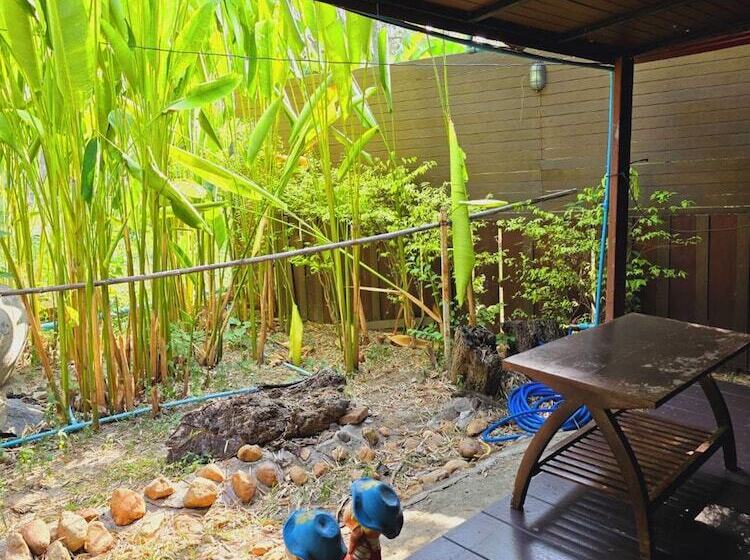 Kaengkrachan Boathouse Paradise Resort