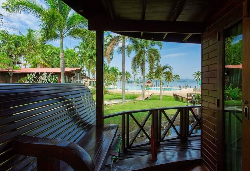 Kaengkrachan Boathouse Paradise Resort