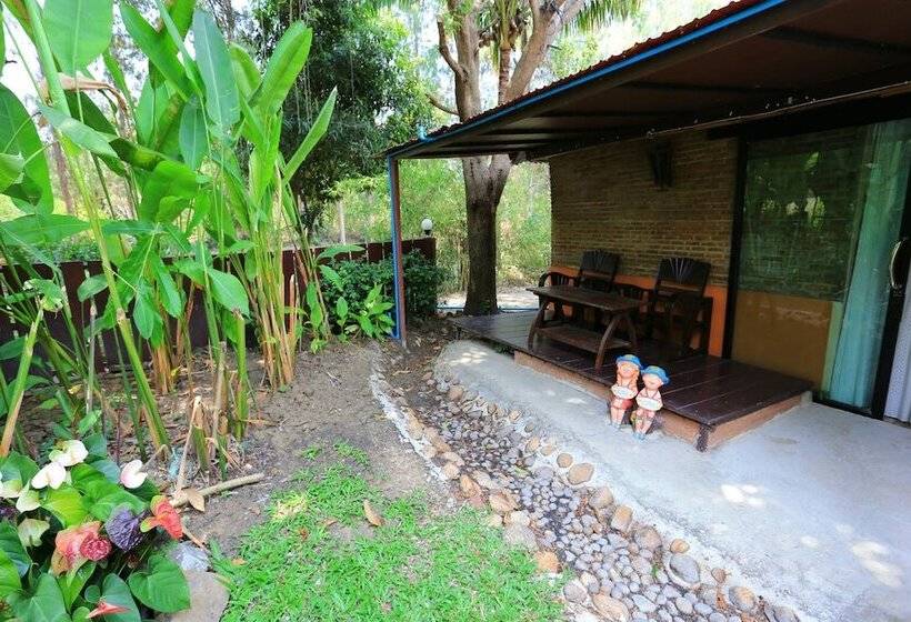 Kaengkrachan Boathouse Paradise Resort