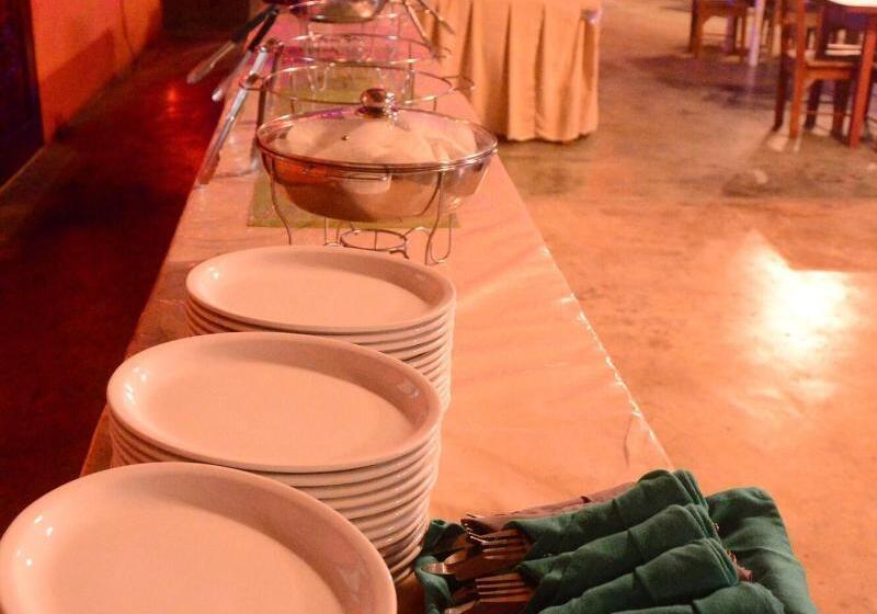 Lamanai Hotel & Marina