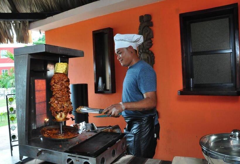 Lamanai Hotel & Marina