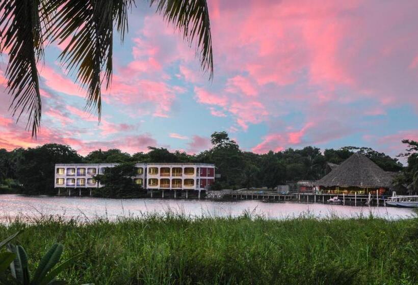 Lamanai Hotel & Marina