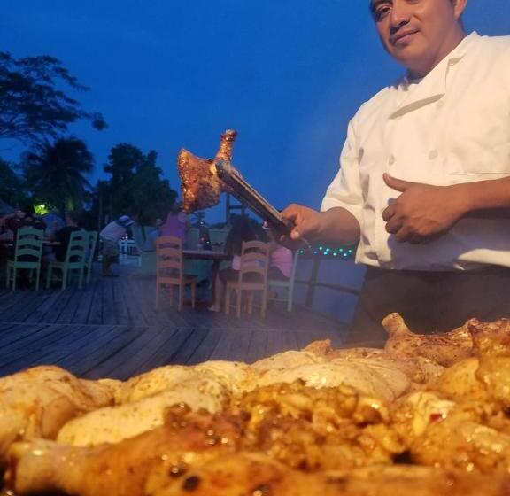 Lamanai Hotel & Marina