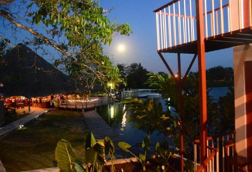 Lamanai Hotel & Marina