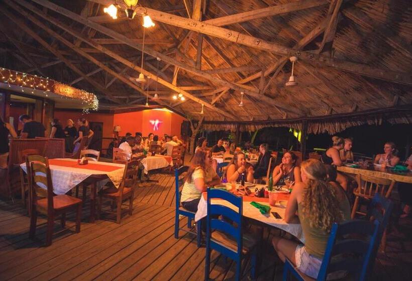 Lamanai Hotel & Marina