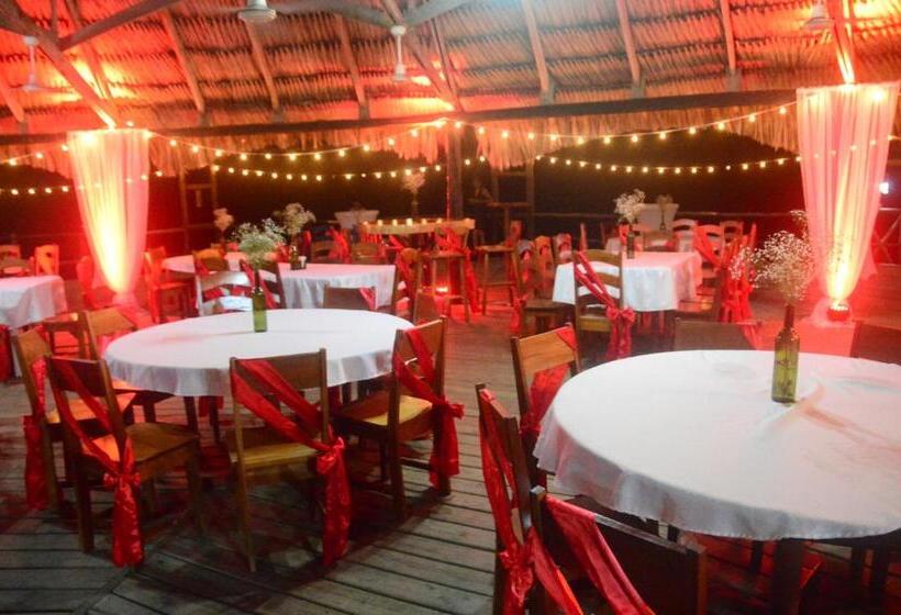 Lamanai Hotel & Marina