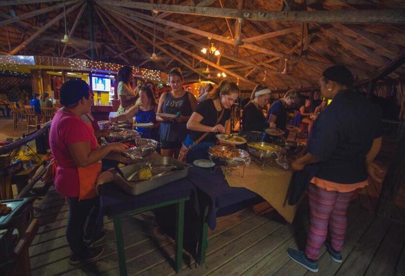 Lamanai Hotel & Marina