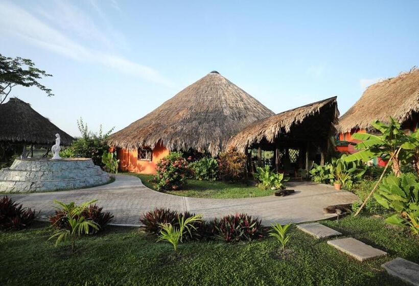 Lamanai Hotel & Marina