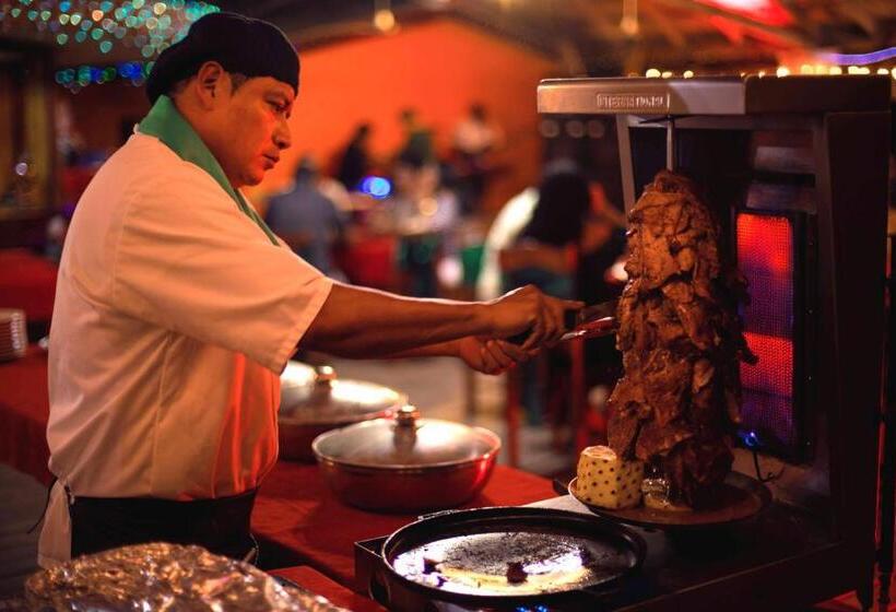 Lamanai Hotel & Marina