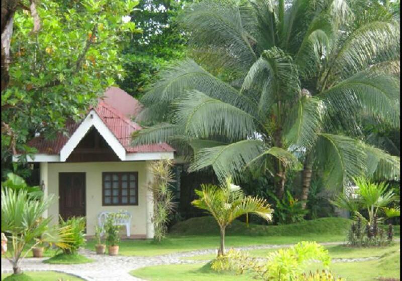 Puesta Del Sol Beach Bungalows