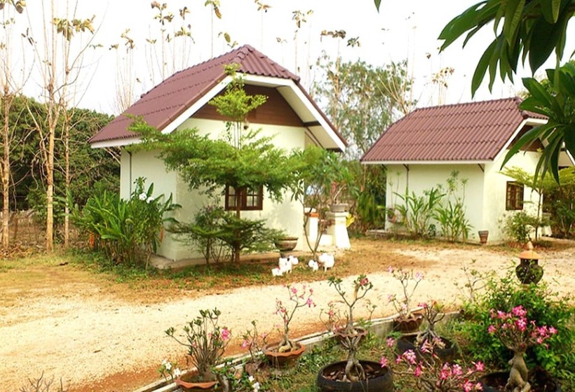 Suanlamyai Resort