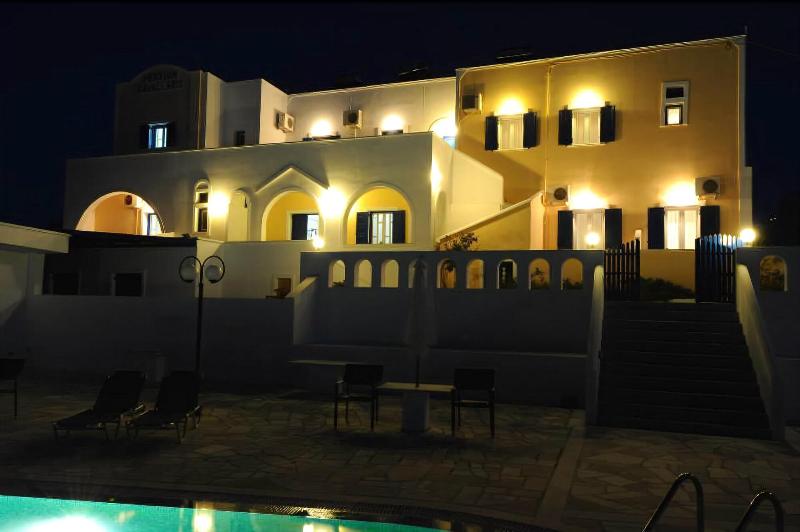 Villa Kavallaris & Apartments