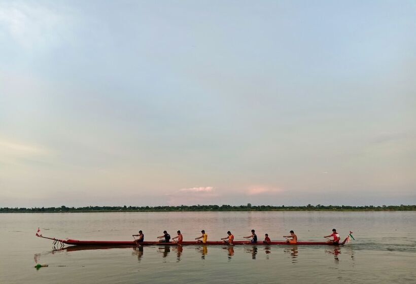 Wangnamkam Riverside Resort