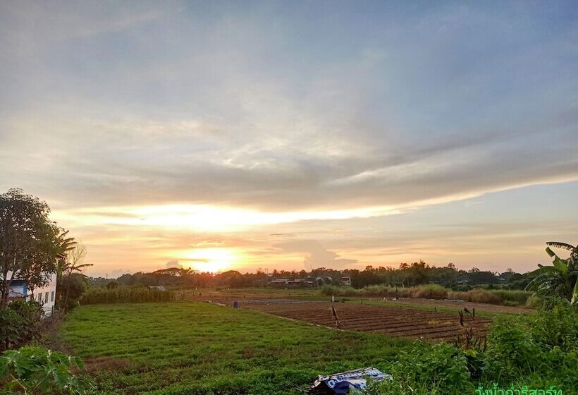 Wangnamkam Riverside Resort