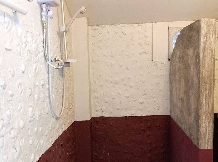 Wangnamkam Riverside Resort