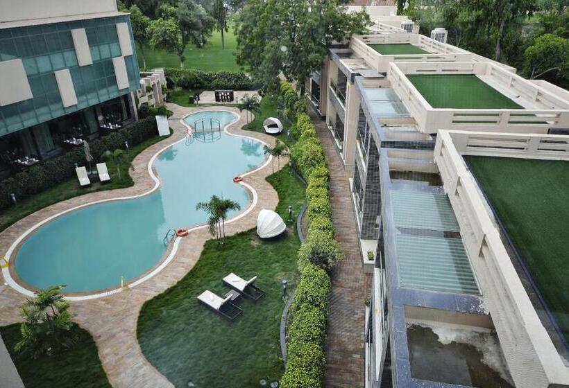 Boulevard 9 Luxury Resort & Spa