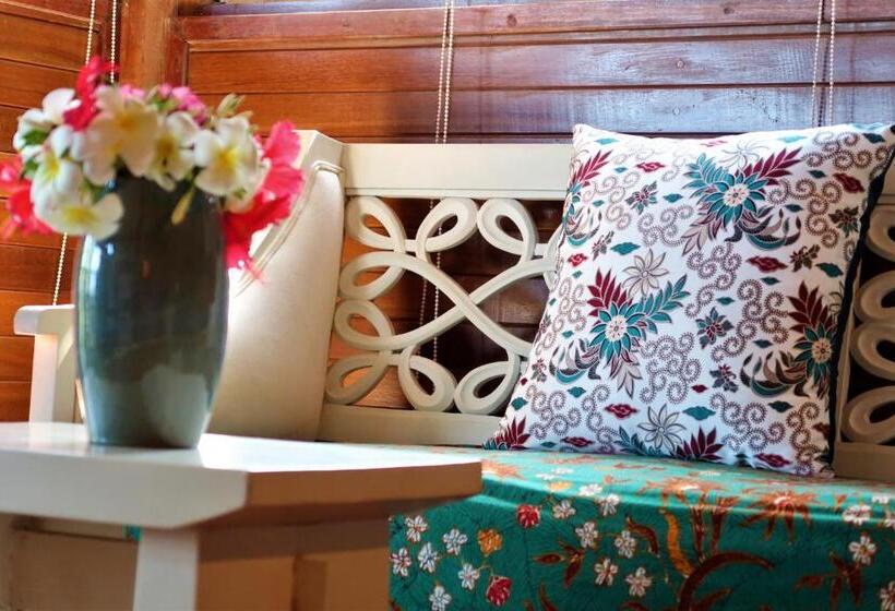 Breve Azurine Lagoon Resort