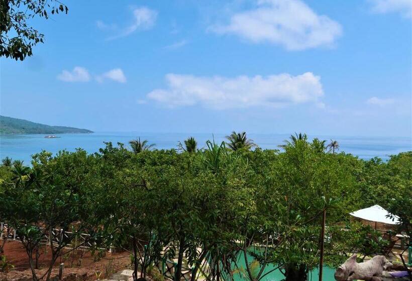 Breve Azurine Lagoon Resort