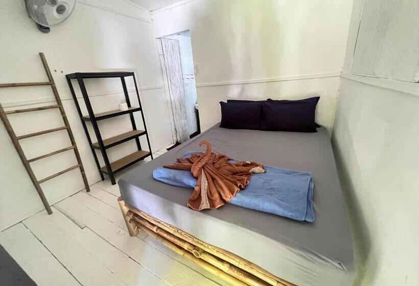 Haad Chao Phao Resort