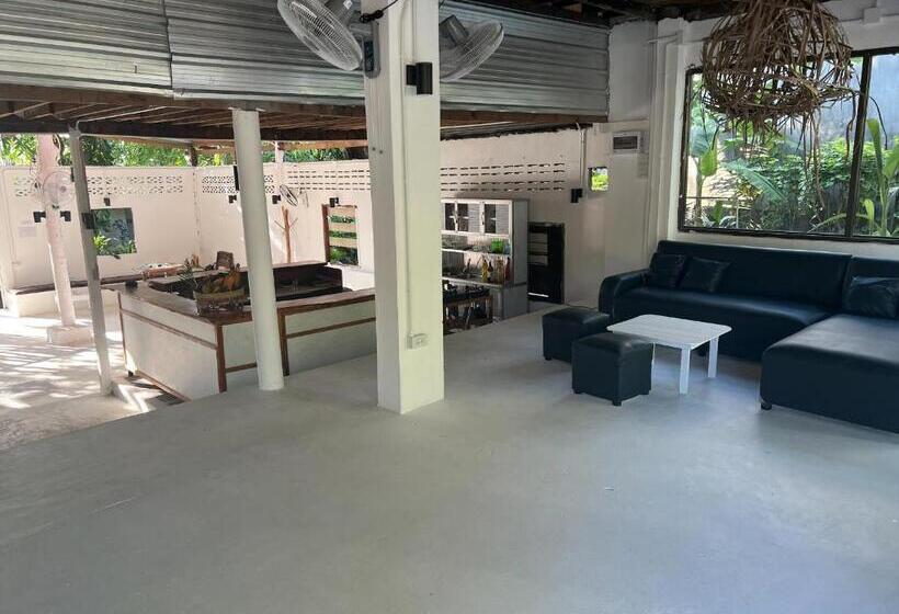 Haad Chao Phao Resort