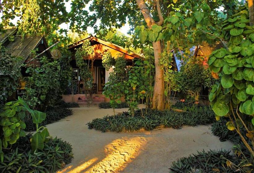Haad Chao Phao Resort