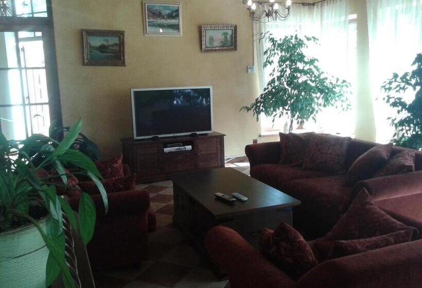 פנסיון Gnizdo Golubky