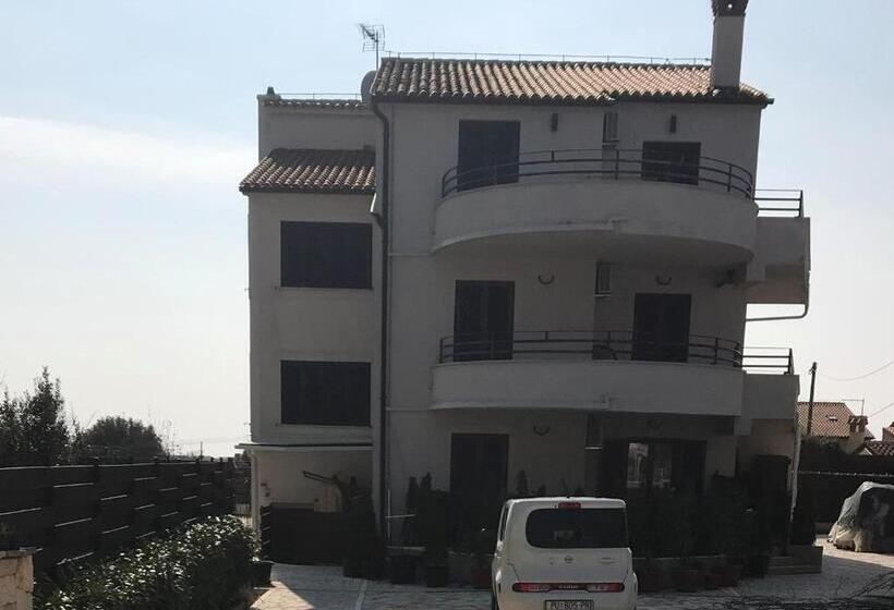 פנסיון Villa Betiga