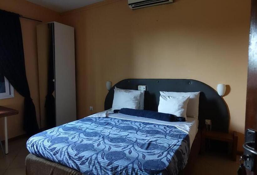 تختخواب و صبحانه Cheers Guesthouse