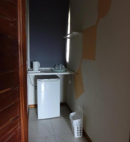 تختخواب و صبحانه Cheers Guesthouse