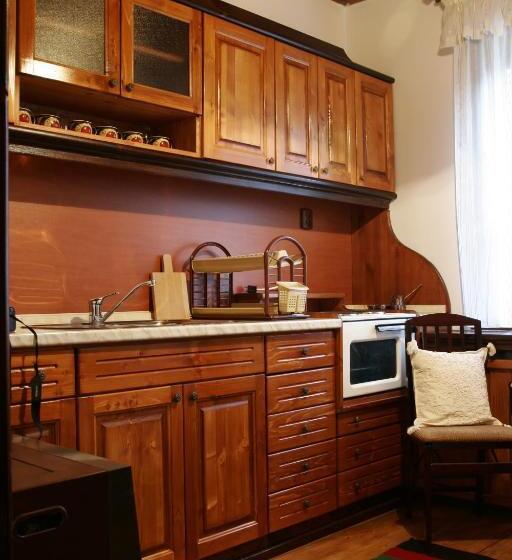 Family Hotel Dinchova Kushta