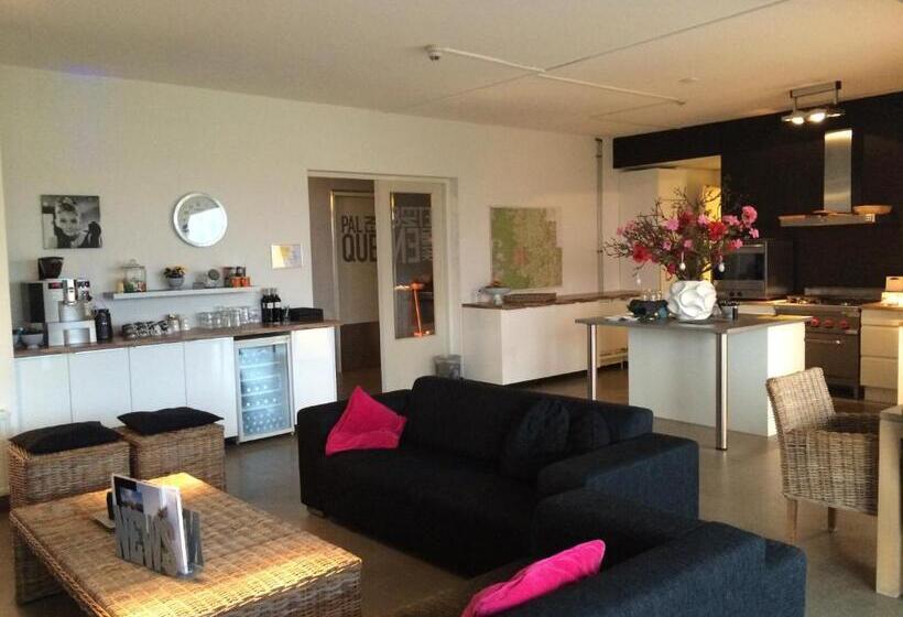 בית מלון כפרי De Slaapfabriek Vakantiehuis En Trainingslocatie