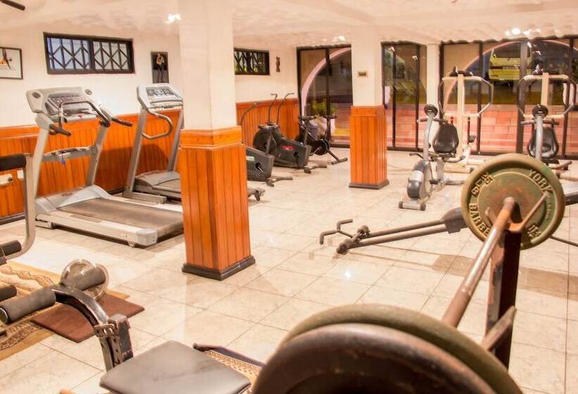 Hill View Hotel Mccarthy Hills