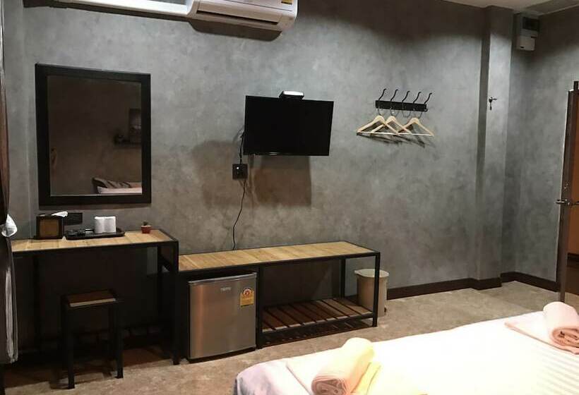 هتل Sut Jai House