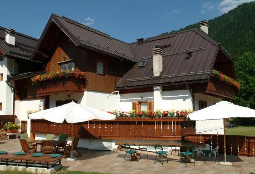 Отель Valbruna Inn Bed & Breakfast
