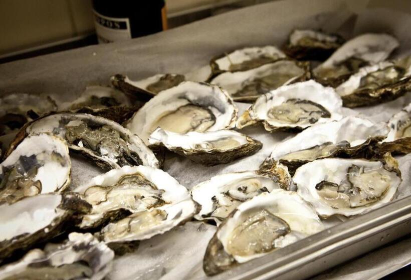 Отель Valbruna Inn Bed & Breakfast