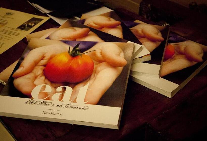 Отель Valbruna Inn Bed & Breakfast