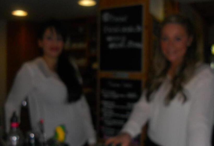 Отель Valbruna Inn Bed & Breakfast