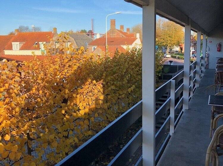 The Bliss Hotel Kitchen & Deli