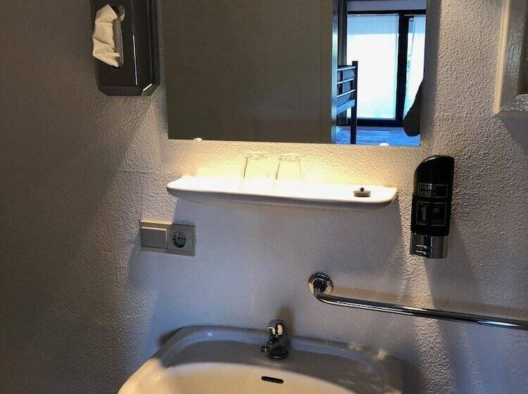 The Bliss Hotel Kitchen & Deli