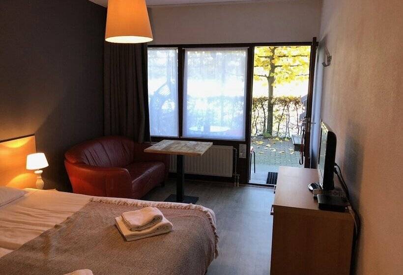 The Bliss Hotel Kitchen & Deli