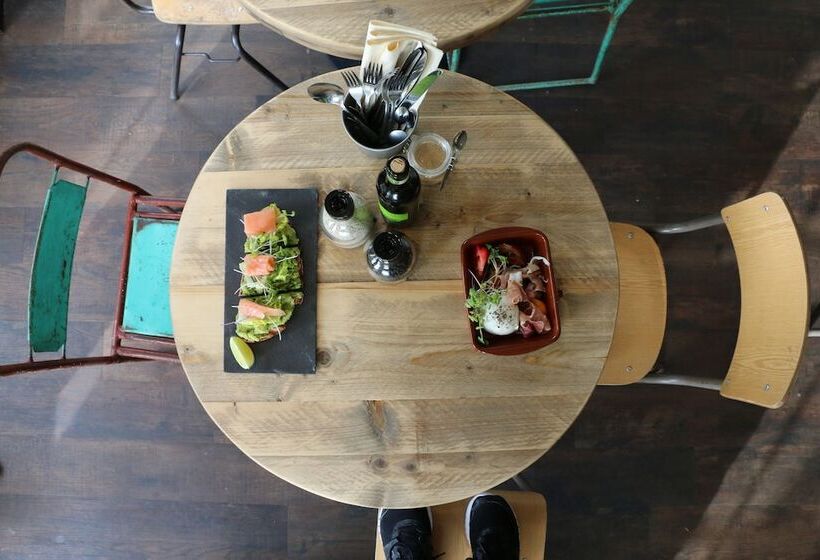 The Bliss Hotel Kitchen & Deli