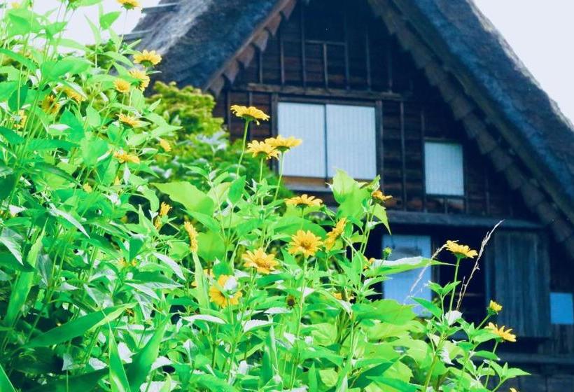 فندق صغير Shirakawago Terrace