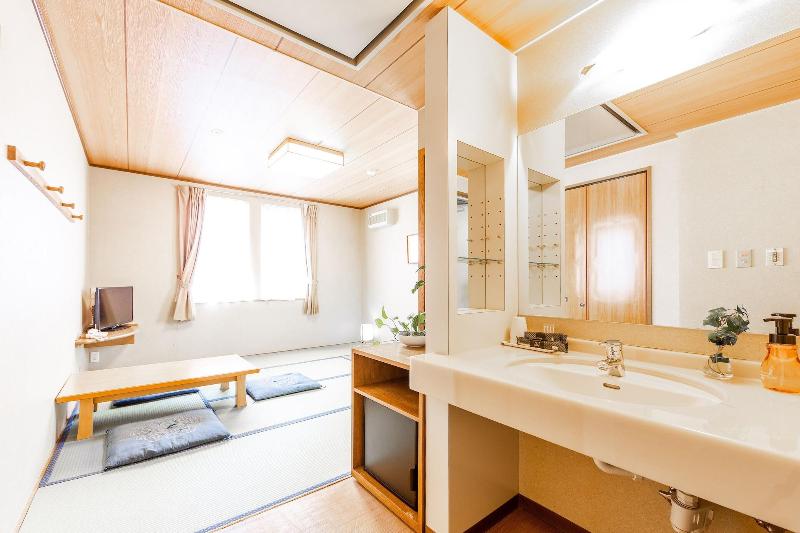 B&b Hotel Bird Inn By Oyo Rooms