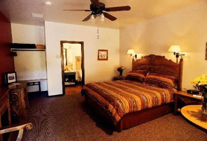 Casa De San Pedro Bed & Breakfast