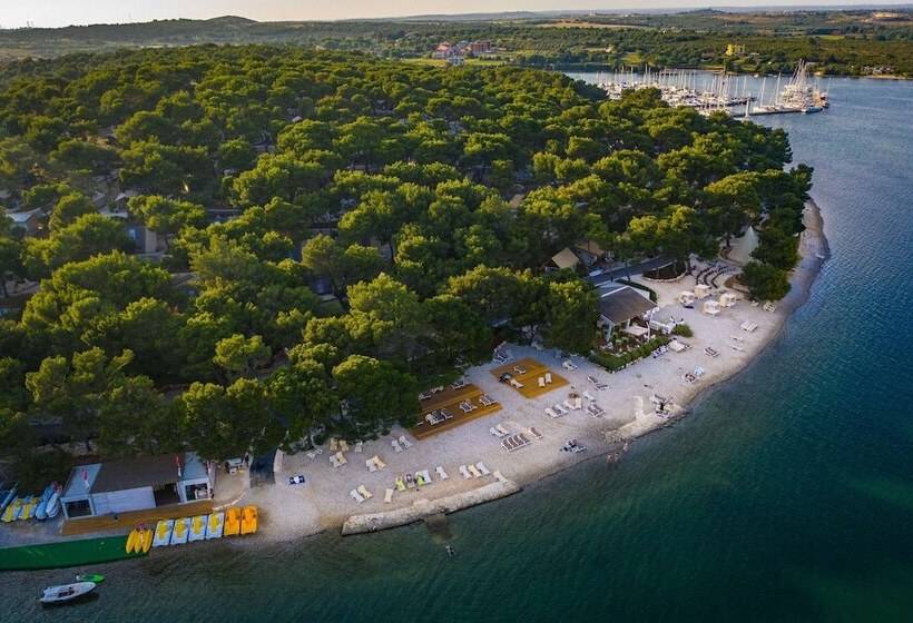 בית מלון כפרי Arena One 99 Glamping