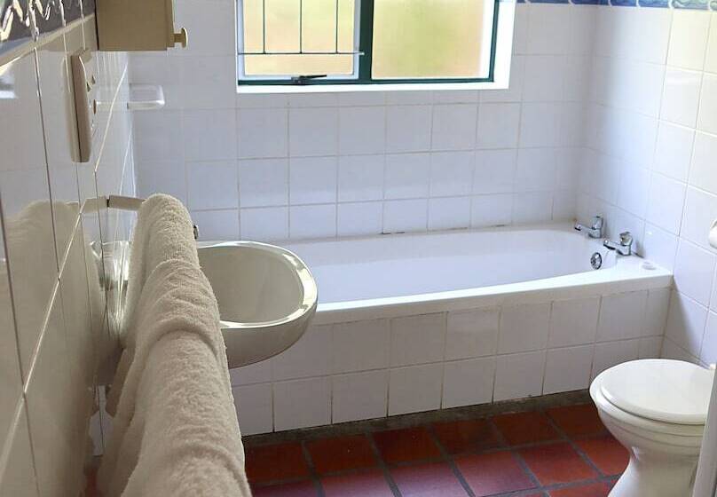 فندق Arniston Seaside Cottages