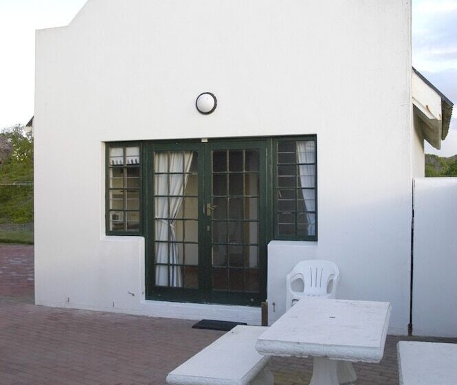 فندق Arniston Seaside Cottages